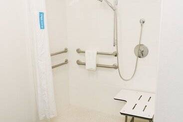 هتل Hampton Inn Metairie