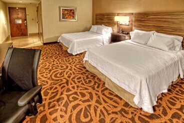 هتل Hampton Inn Midland