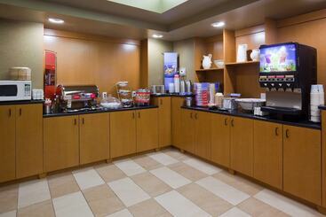 هتل Hampton Inn Mitchell