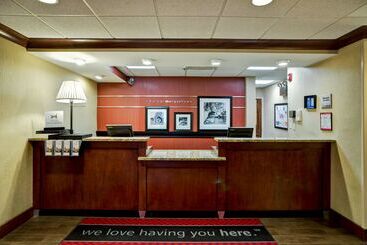 هتل Hampton Inn Morgantown