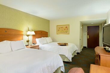 هتل Hampton Inn Mt. Vernon