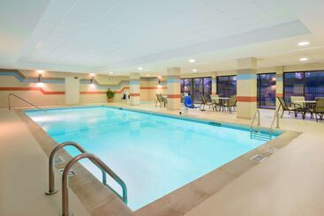 هتل Hampton Inn Mt. Vernon
