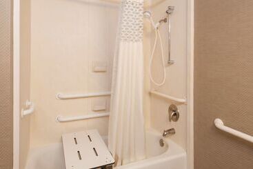 هتل Hampton Inn Muskegon