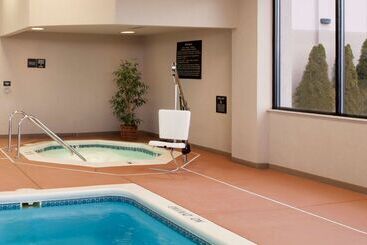 هتل Hampton Inn Muskegon