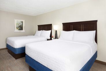 هتل Hampton Inn Naples Central