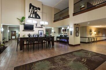 هتل Hampton Inn By Hilton Odessa