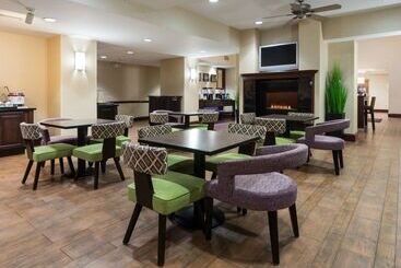 هتل Hampton Inn By Hilton Odessa