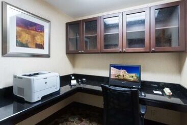 هتل Hampton Inn By Hilton Odessa