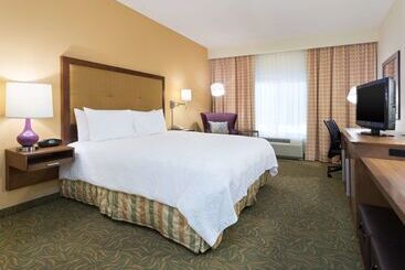 هتل Hampton Inn By Hilton Odessa