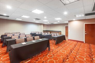 هتل Hampton Inn Oklahoma Citynorthwest