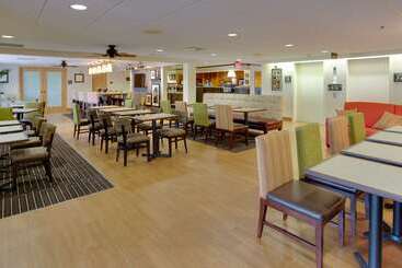 هتل Hampton Inn Pittsburgh Airport