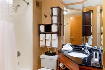 هتل Hampton Inn Pittsburgh Airport