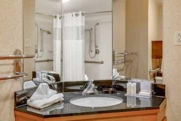 هتل Hampton Inn Pittsburgh Airport