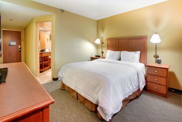 هتل Hampton Inn Pittsburgh Airport