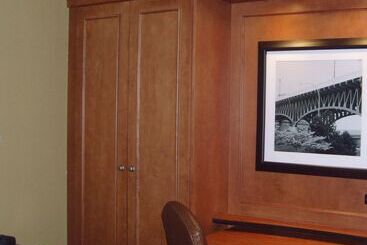 هتل Hampton Inn Pittsburgh Airport