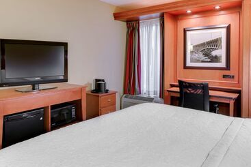 هتل Hampton Inn Pittsburgh Airport