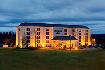 هتل Hampton Inn Pittsburgh Airport