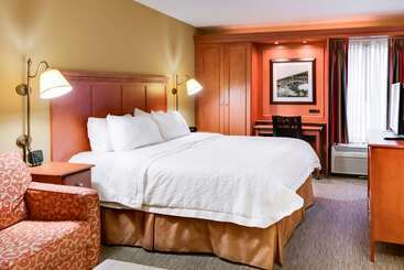 هتل Hampton Inn Pittsburgh Airport