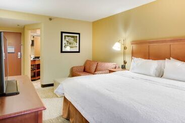 هتل Hampton Inn Pittsburgh Airport