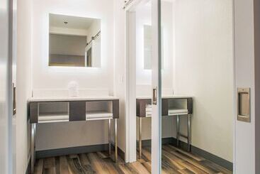 هتل Hampton Inn Prescott