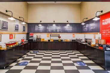 هتل Hampton Inn Prescott