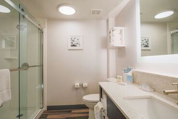 هتل Hampton Inn Prescott
