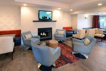 هتل Hampton Inn Raleigh Capital Blvd. North