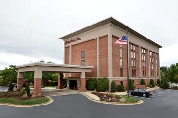 هتل Hampton Inn Raleigh Capital Blvd. North