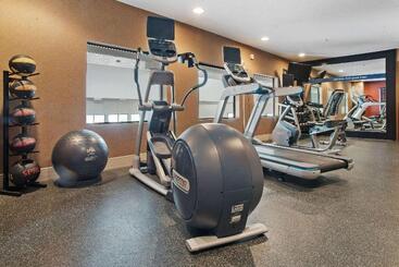 هتل Comfort Inn & Suites Rapid City Near Mt Rushmore
