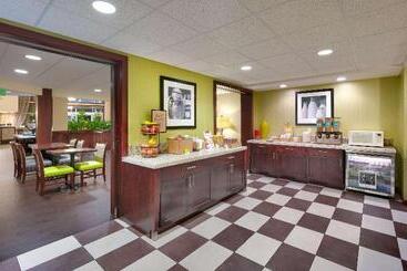هتل Hampton Inn Salt Lake City Central