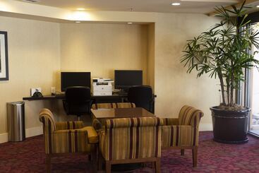 هتل Hampton Inn San Diego Del Mar