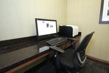 هتل Hampton Inn Sandusky Central