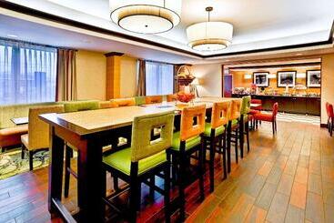 هتل Hampton Inn Seekonk