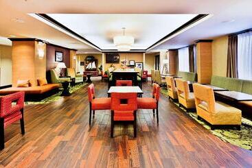 هتل Hampton Inn Seekonk