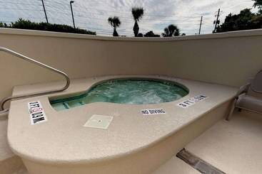 هتل Hampton Inn St. Simons Island