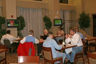 هتل Hampton Inn & Suites Augusta West