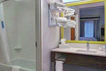 هتل Hampton Inn & Suites Augusta West