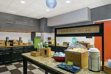 هتل Hampton Inn & Suites Augusta West