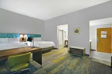 هتل Hampton Inn & Suites Augusta West