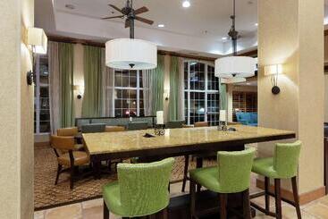 هتل Hampton Inn & Suites Austinairport