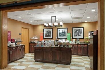 هتل Hampton Inn & Suites Austinairport