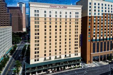 هتل Hampton Inn & Suites Austindowntown/convention Center