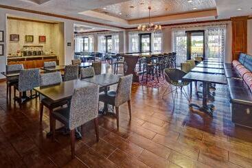 هتل Hampton Inn & Suites Austindowntown/convention Center