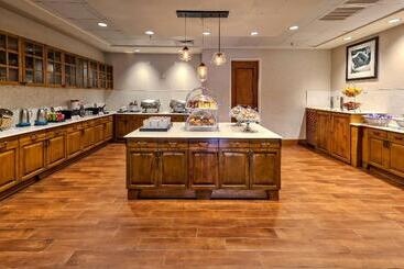 هتل Hampton Inn & Suites Austindowntown/convention Center