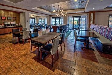 هتل Hampton Inn & Suites Austindowntown/convention Center