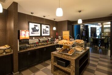 Hotelli Hampton Inn & Suites Boston Crosstown Center
