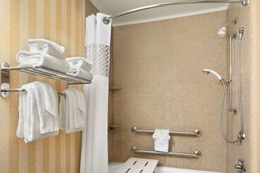 هتل Hampton Inn & Suites Detroit/sterling Heights
