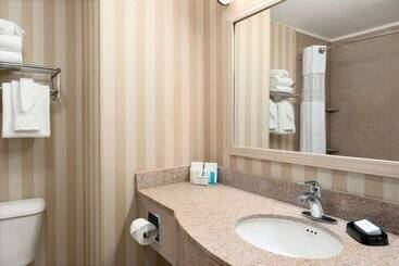 هتل Hampton Inn & Suites Detroit/sterling Heights