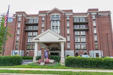 هتل Hampton Inn & Suites Nashvillegreen Hills