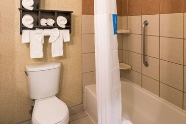 هتل Hampton Inn & Suites Ontario
